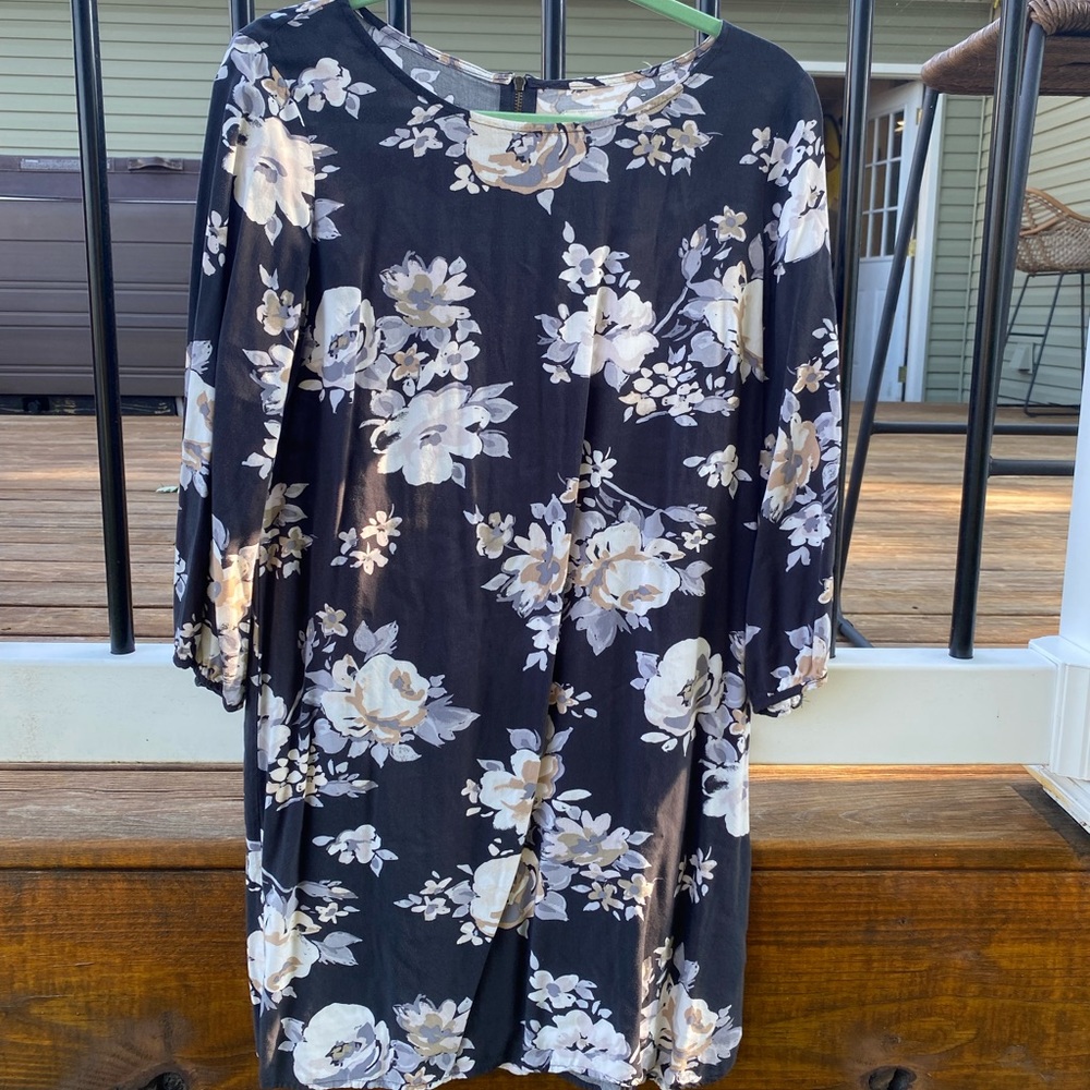 FLORAL LONG SLEEVED MIDI DRESS